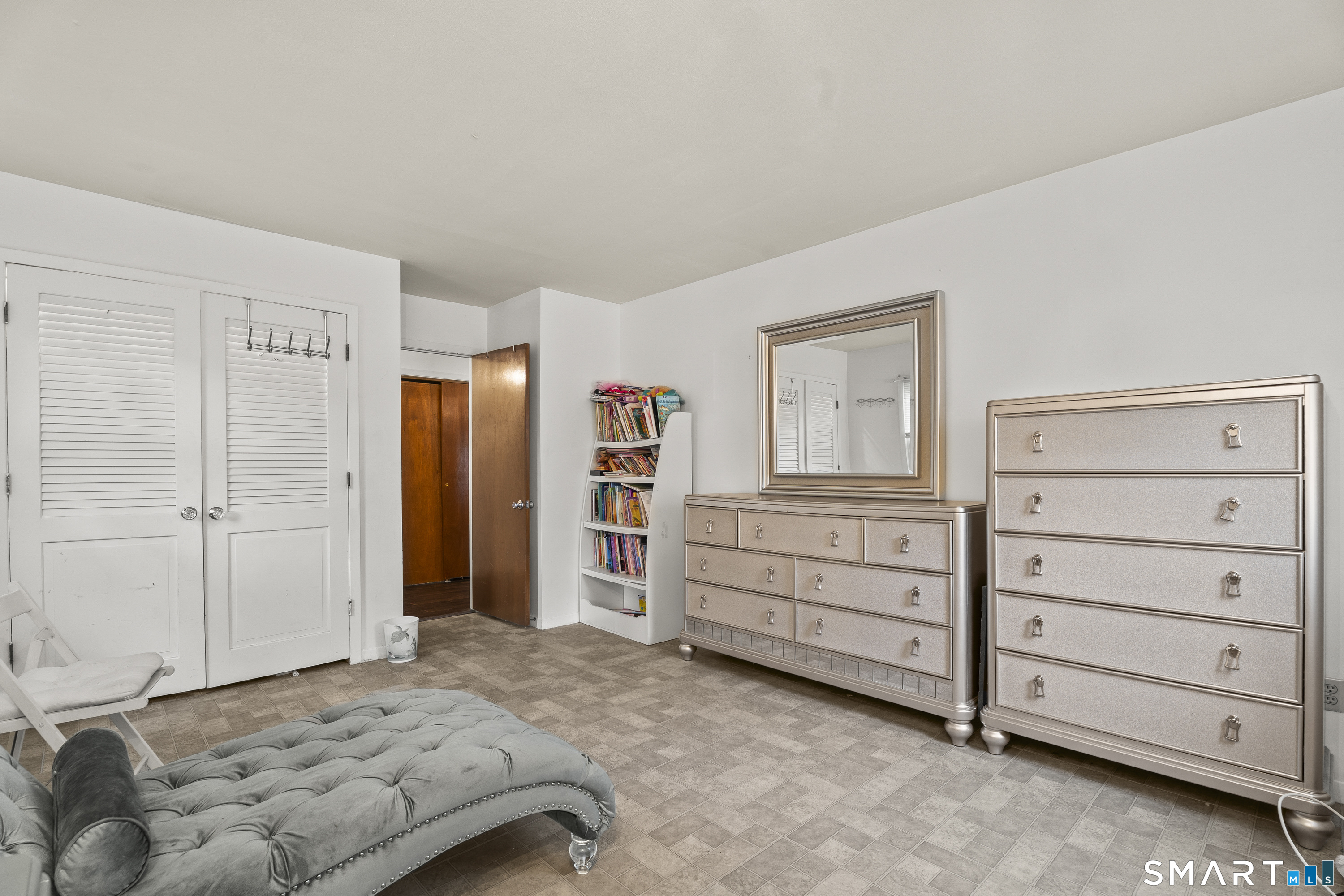 295 Stevenson Road New Haven, CT 06515 - Photo 26 of 36