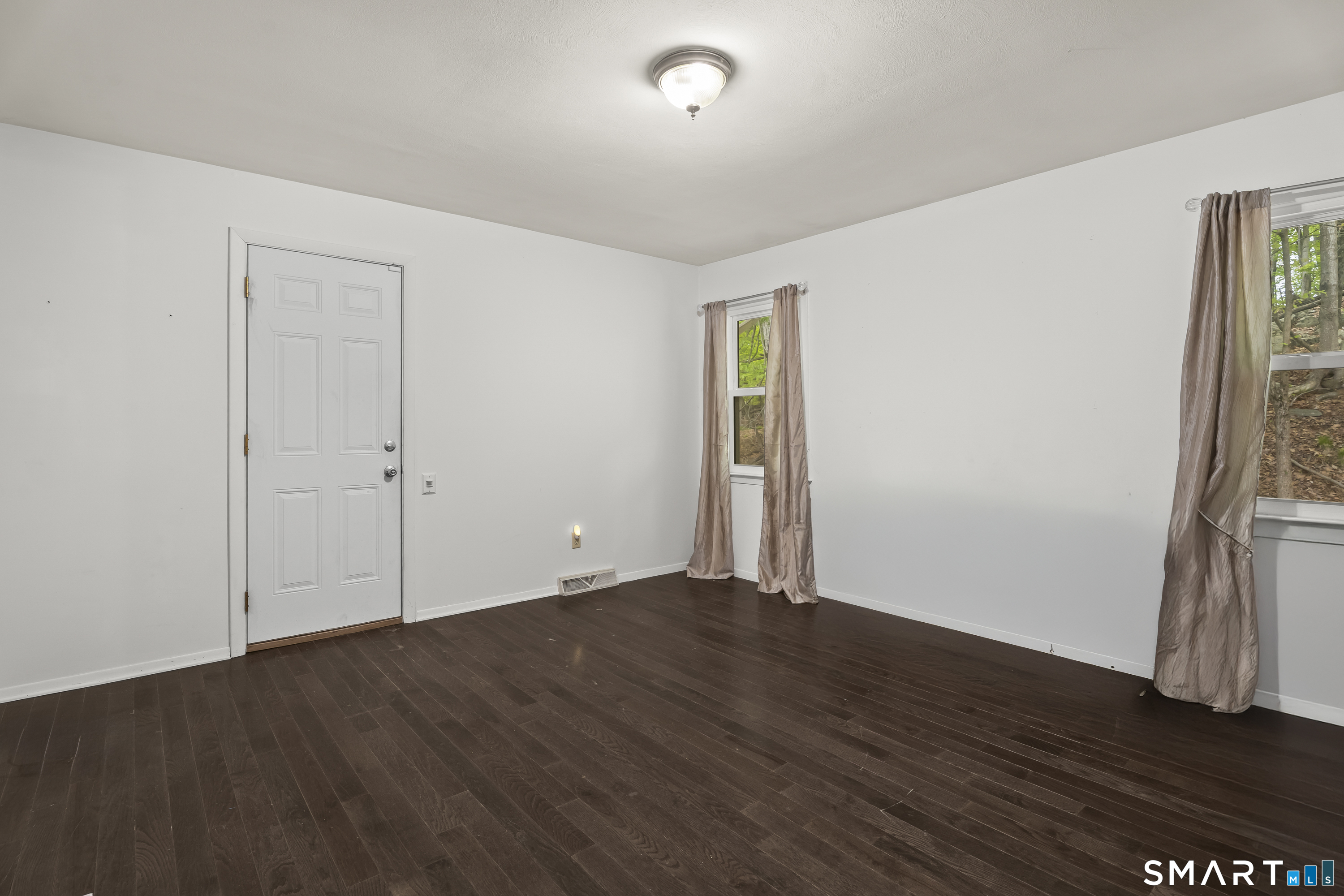 295 Stevenson Road New Haven, CT 06515 - Photo 32 of 36