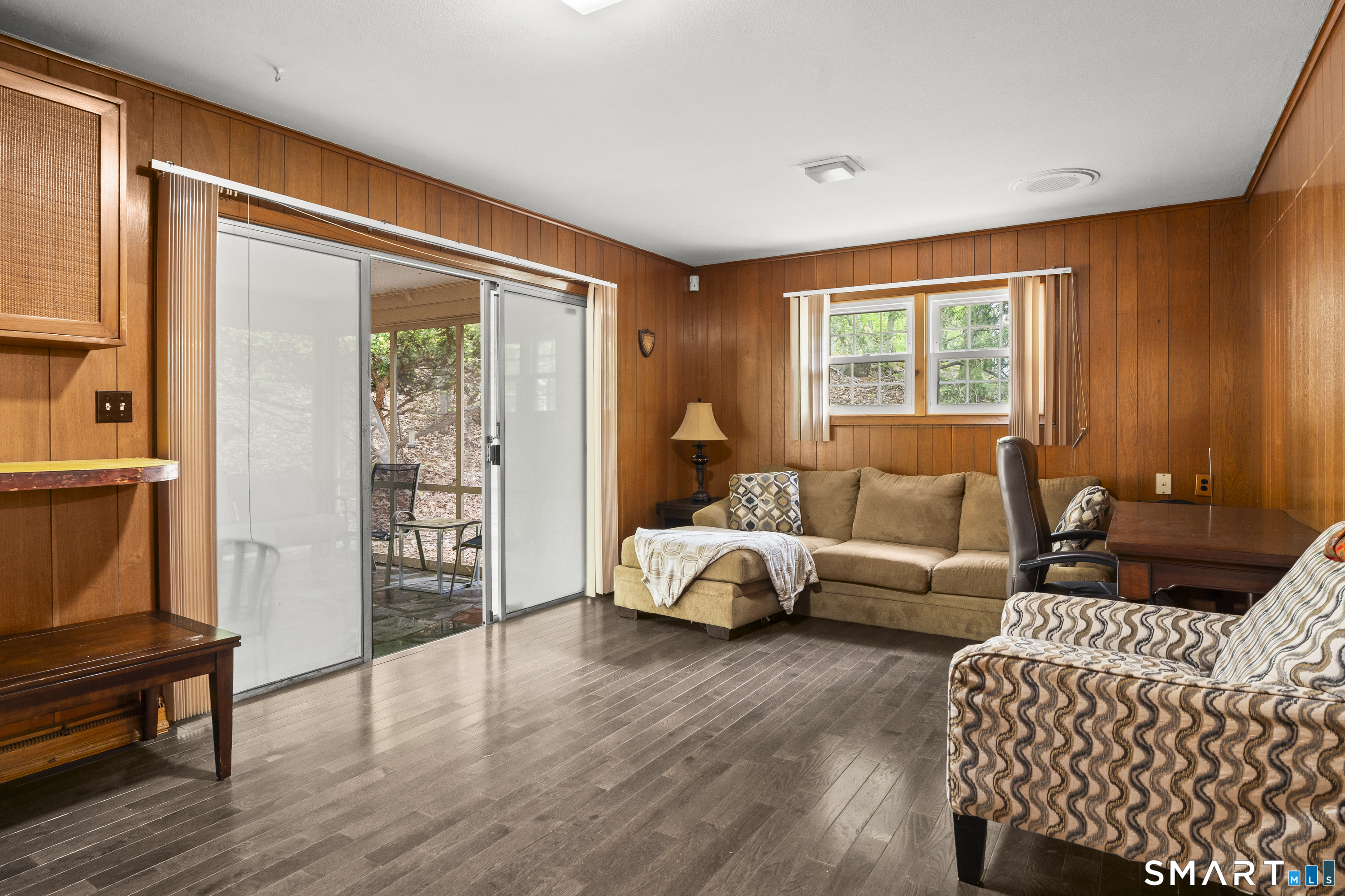 295 Stevenson Road New Haven, CT 06515 - Photo 6 of 36