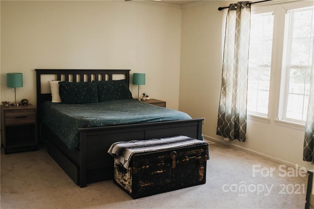 33 Slick Rock Road Leicester, NC 28748 - Photo 6 of 24 Gallery Image 6
