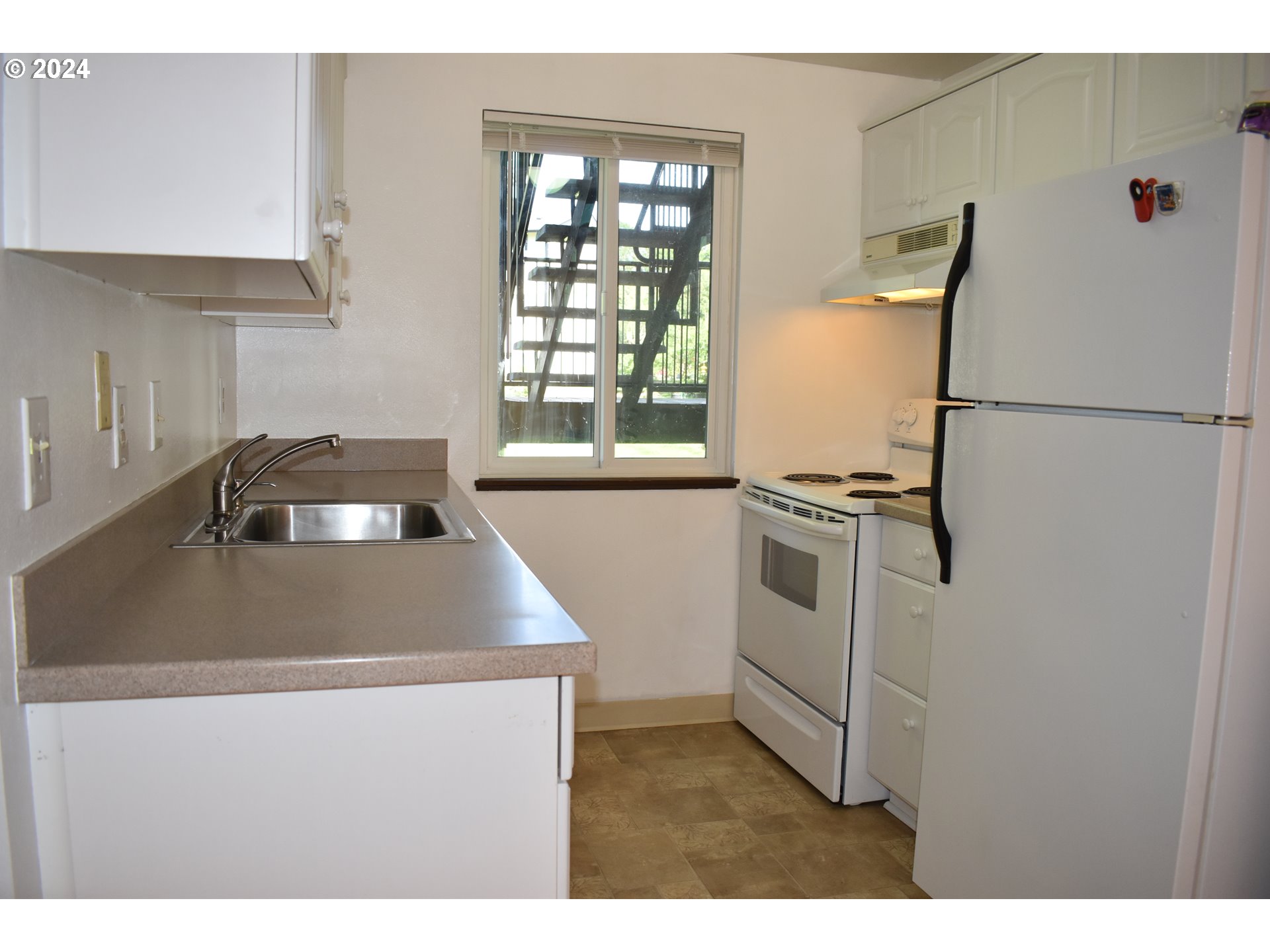 14095 Southwest Walker Road, Unit 76 Beaverton, OR 97005 - Photo 10 of 23 Gallery Image 10