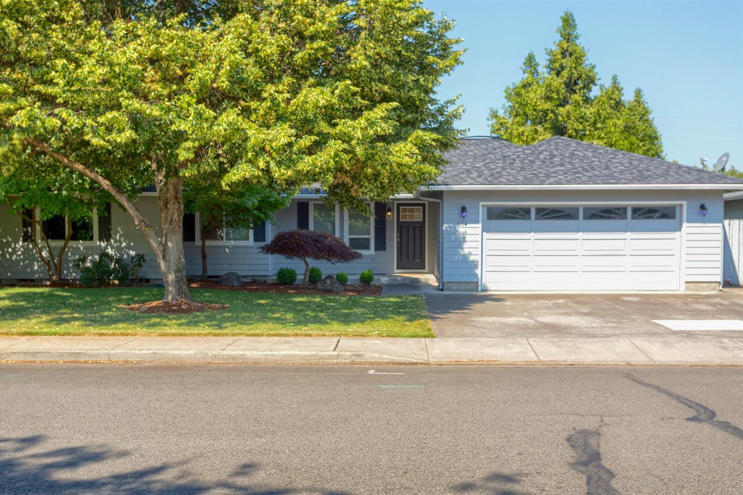 361 Brad Way Central Point, OR 97502 - Photo 2 of 35 Additional Photo