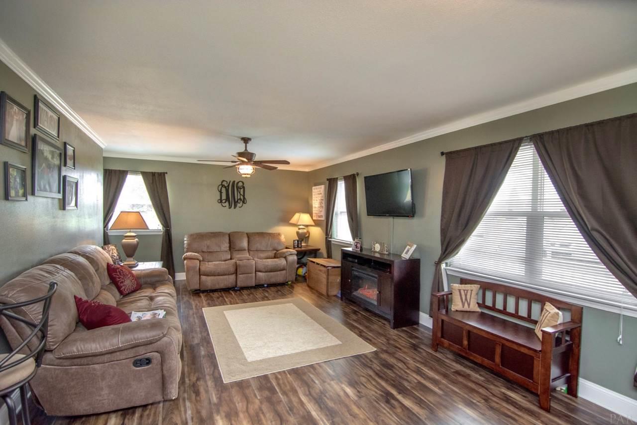2117 Ziglar Road Cantonment, FL 32533 - Photo 3 of 30 Gallery Image 3