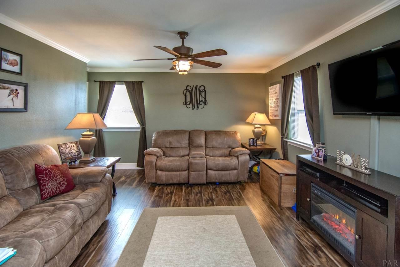 2117 Ziglar Road Cantonment, FL 32533 - Photo 4 of 30 Gallery Image 4