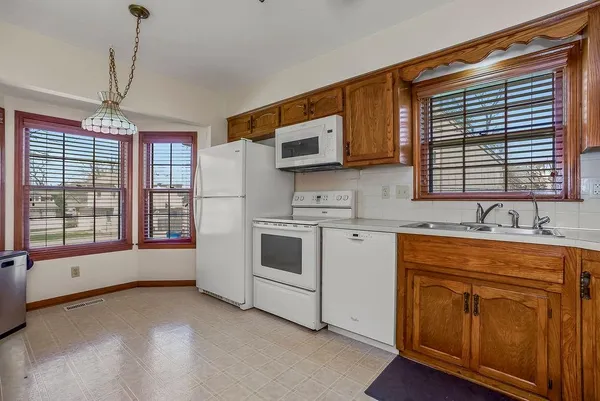 $280,000 | 10575 Long Street, Lenexa, KS 66215