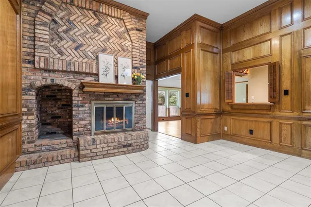 a view of a livingroom with a fireplace
