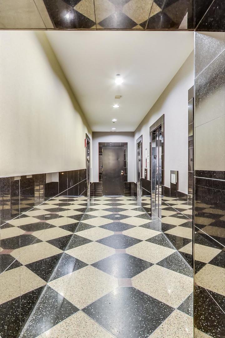 111 West Maple Street, Unit 1410 Chicago, IL 60610 - Photo 13 of 41