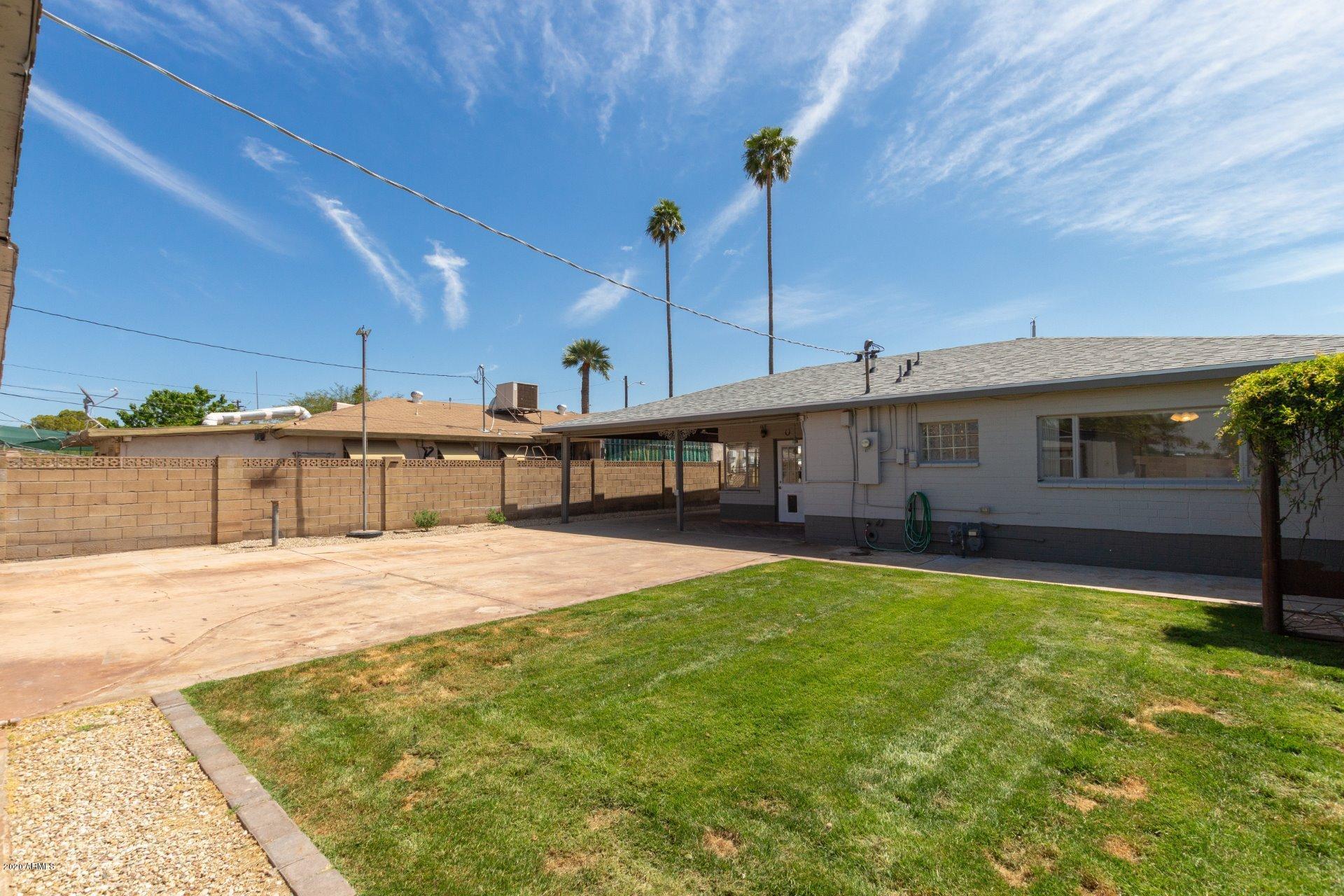 1914 East Almeria Road Phoenix, AZ 85006 - Photo 5 of 20 0024-Almeria (25)