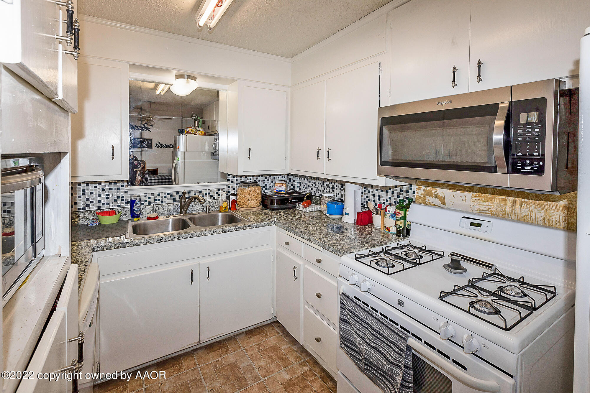 4307 Crockett Street Amarillo, TX 79110 - Photo 6 of 17 Kitchen2