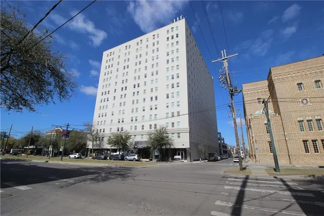 $1,450 | 1205 St Charles Avenue, Unit 612, New Orleans, LA 70130