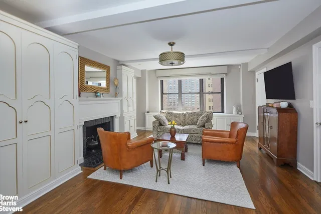 $525,000 | 210 East 73rd Street, Unit 7F | Lenox Hill