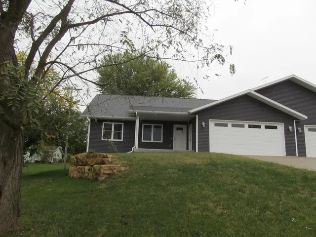 $274,900 | 103 North Prospect Street, Montfort, WI 53569