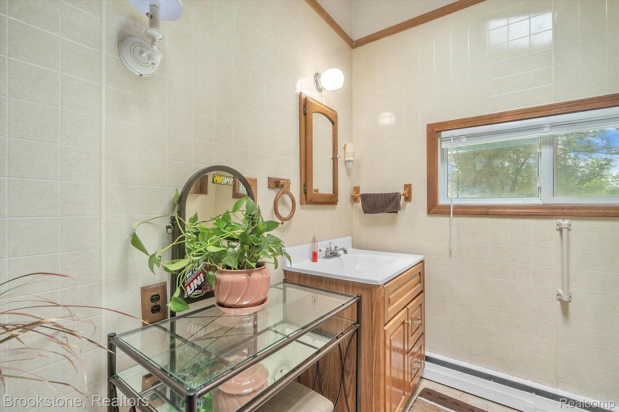 3740 John R Road Rochester, MI 48307 - Photo 19 of 33 19-3740-John-R-Rd-WindowStill-Real-Estate-Photography-19.jpg