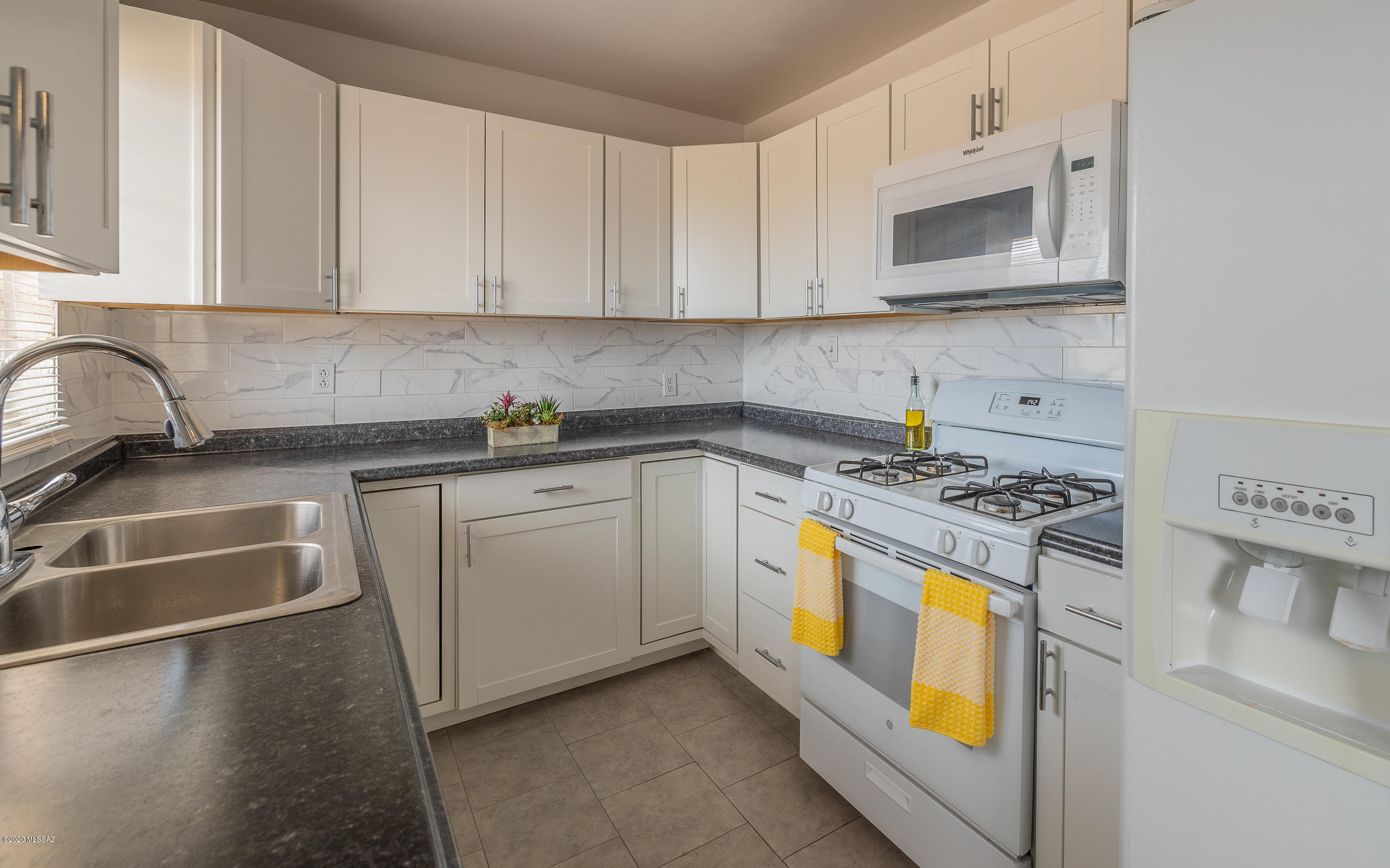 2625 Rickey Vista Tucson, AZ 85713 - Photo 4 of 27 Gallery Image 4