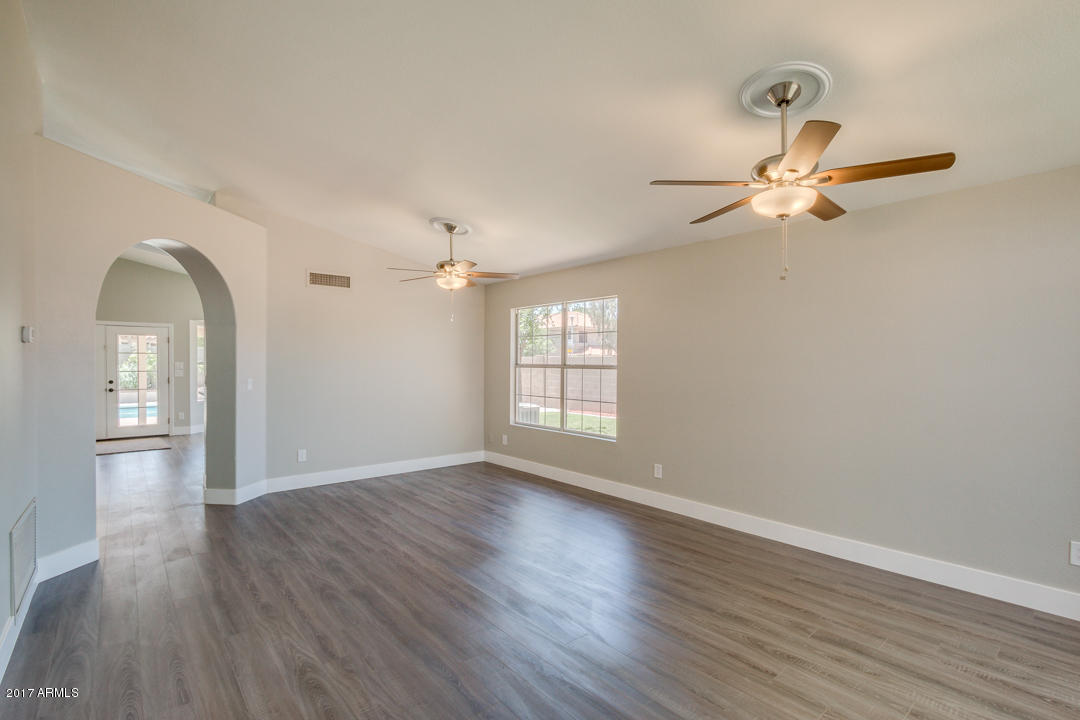 1201 East Grandview Road Phoenix, AZ 85022 - Photo 6 of 44 07-Grandview