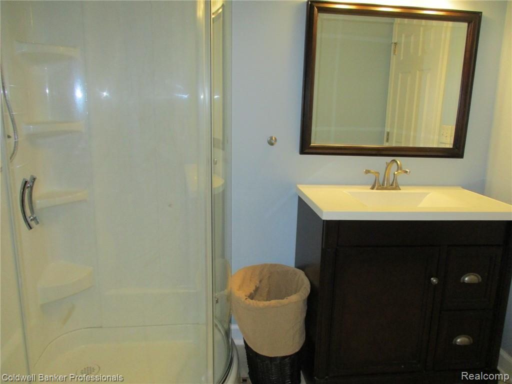 5154 South Byron Road Durand, MI 48429 - Photo 31 of 56 31 LL BATH.JPG