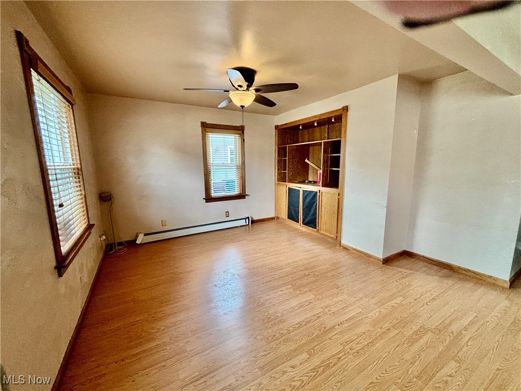 521 6th Street Struthers, OH 44471 - Photo 8 of 27 Another view of the Lliving Room
