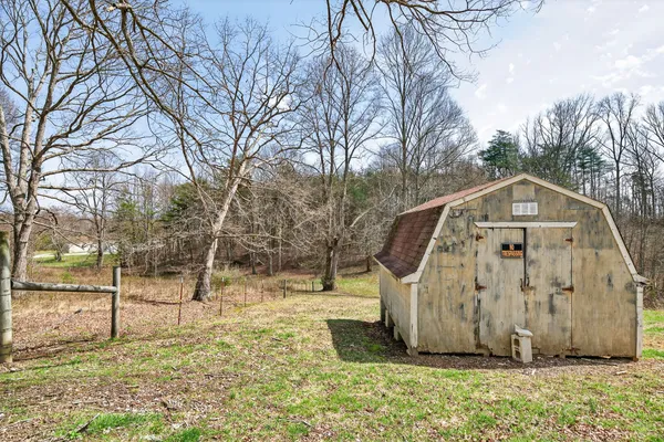 $329,000 | 886 Drake & Shockley Street, Spencer, TN 38585