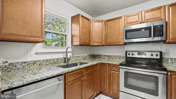 $2,600 | 8903 Waites Way, Lorton, VA 22079