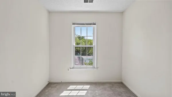 $2,600 | 8903 Waites Way, Lorton, VA 22079