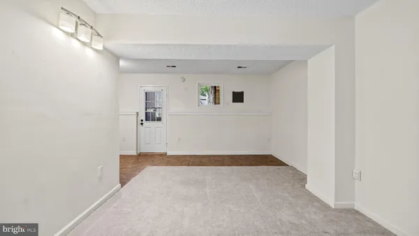 $2,600 | 8903 Waites Way, Lorton, VA 22079