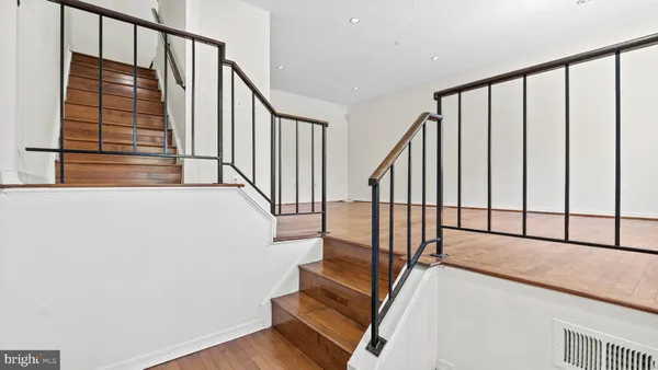 $2,600 | 8903 Waites Way, Lorton, VA 22079