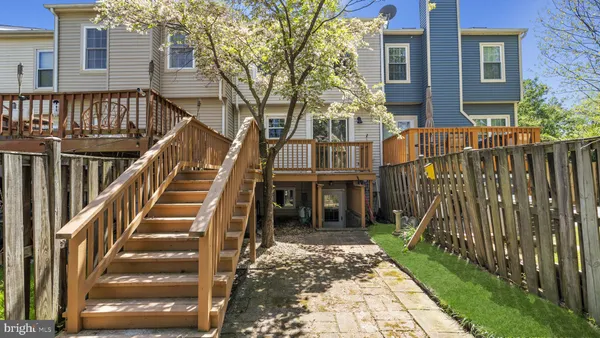 $2,600 | 8903 Waites Way, Lorton, VA 22079