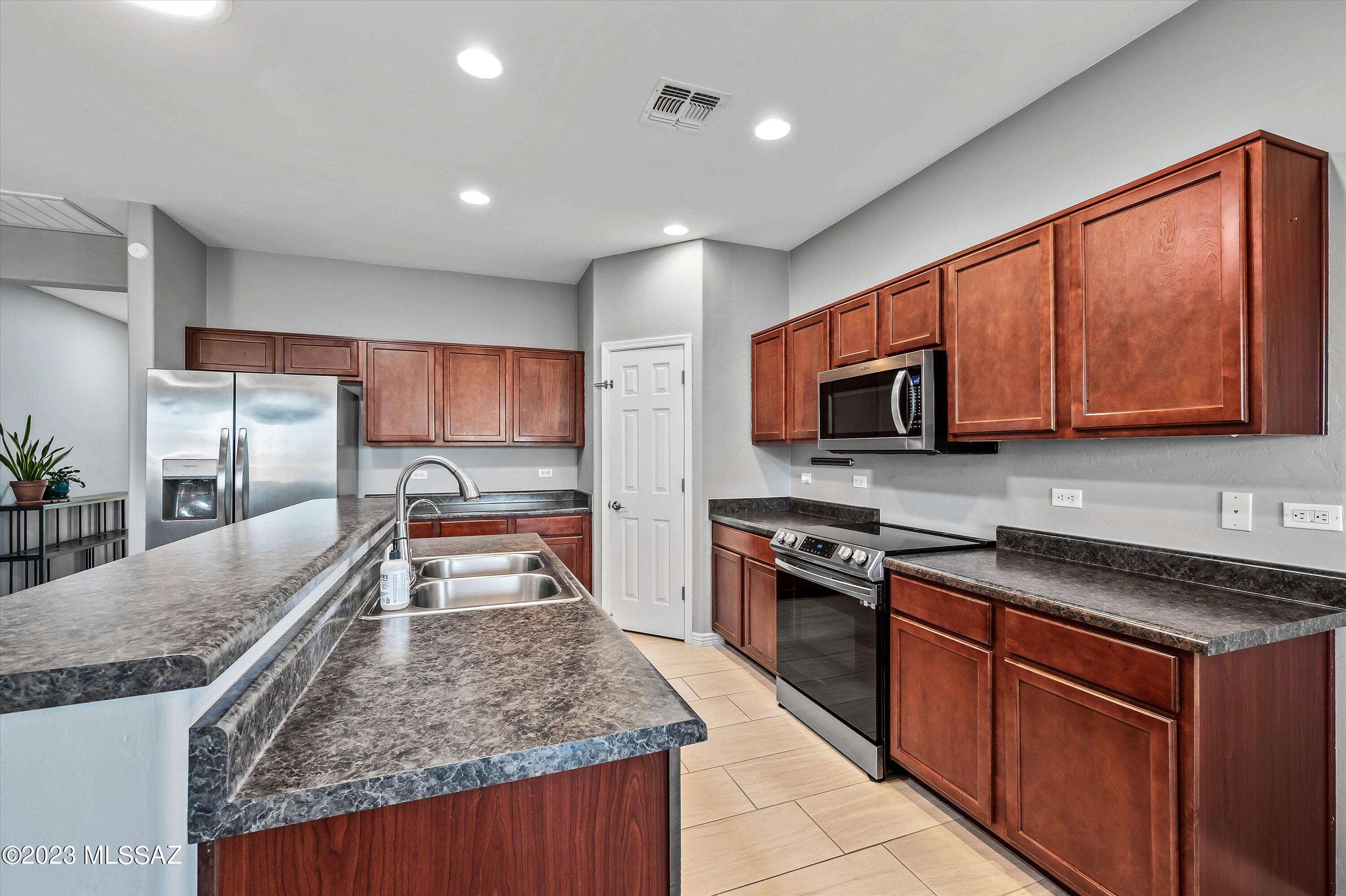 169 East Sycamore View Road Vail, AZ 85641 - Photo 12 of 32 Gallery Image 12