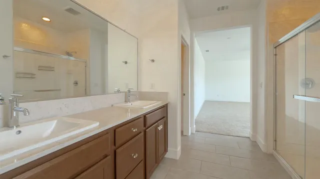 $599,000 | 145 West Taylor Court, Visalia, CA 93291