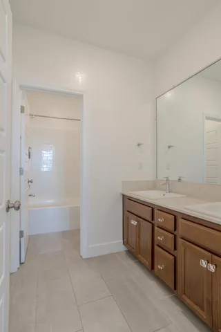 $599,000 | 145 West Taylor Court, Visalia, CA 93291