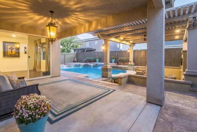 $599,000 | 145 West Taylor Court, Visalia, CA 93291