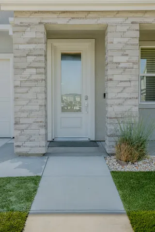 $599,000 | 145 West Taylor Court, Visalia, CA 93291