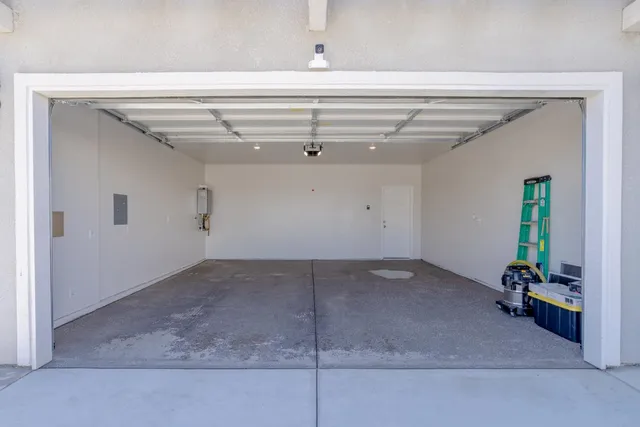 $599,000 | 145 West Taylor Court, Visalia, CA 93291