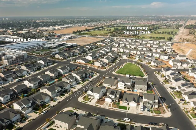 $599,000 | 145 West Taylor Court, Visalia, CA 93291