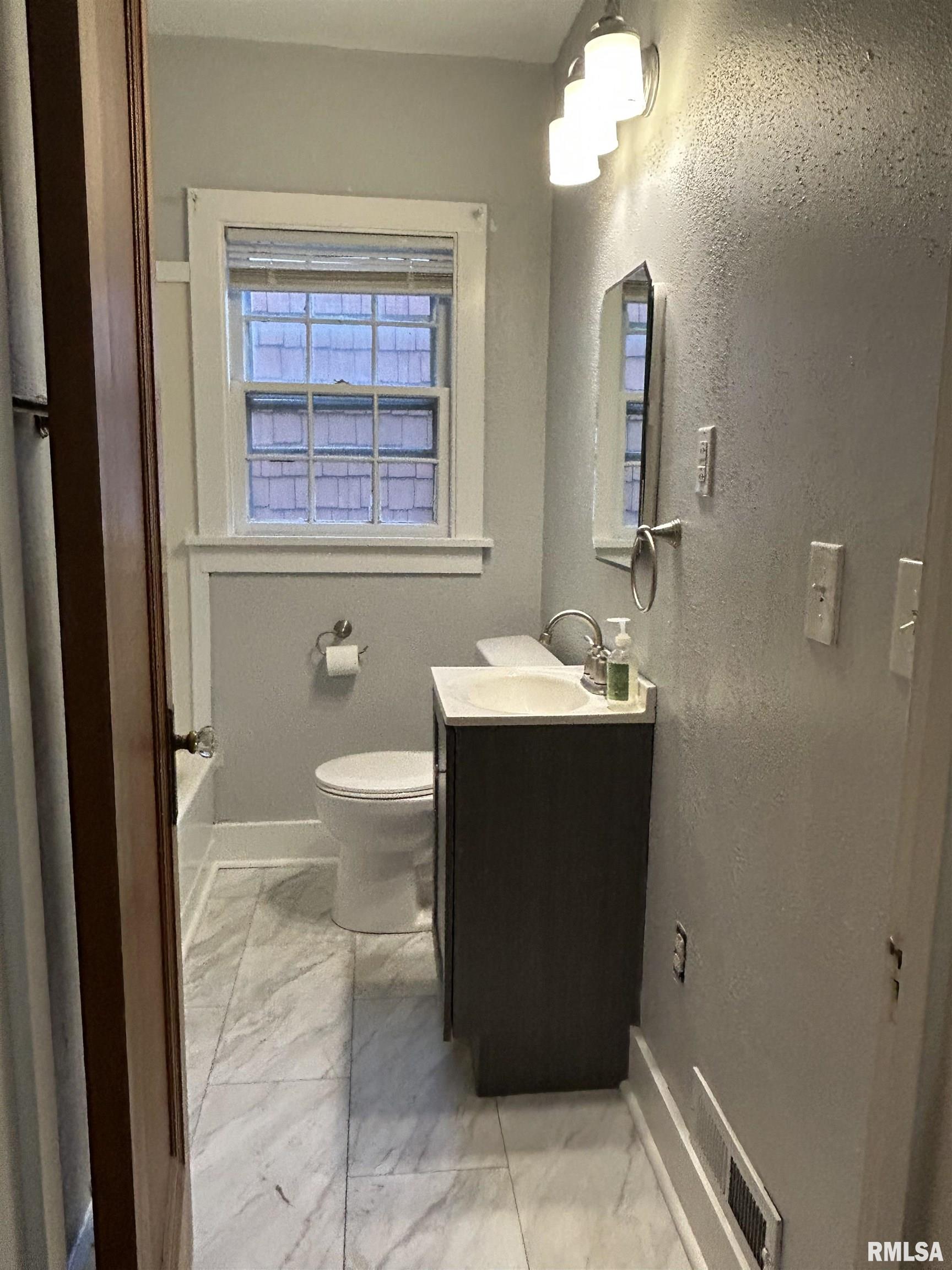 2535 South 8th Street Springfield, IL 62703 - Photo 8 of 8