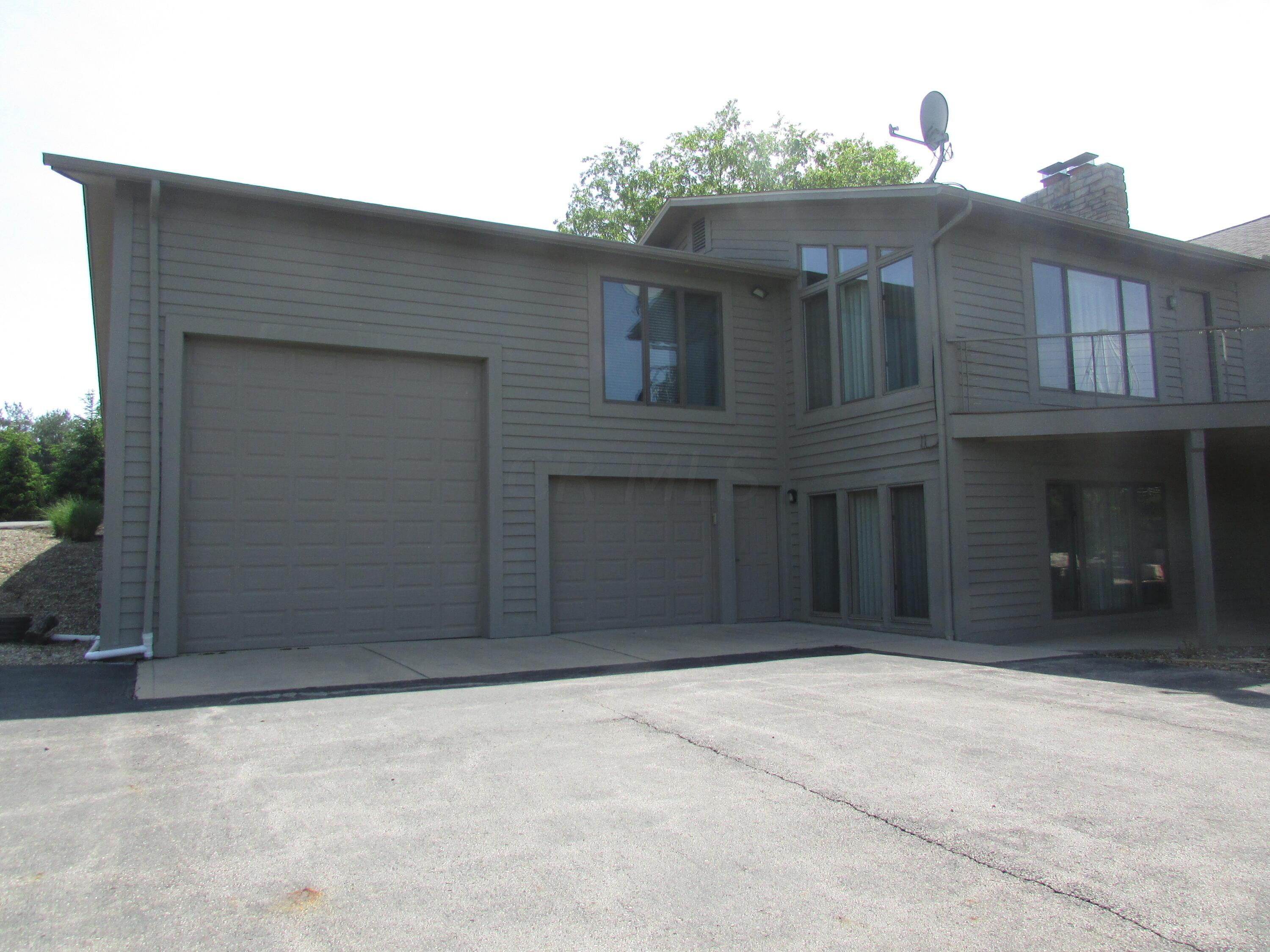 6390 Merchant Road Delaware, OH 43015 - Photo 20 of 30 Merchant LL Garages