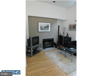 413 Brown Street, Unit R Philadelphia, PA 19123 - Photo 4 of 12 Family Room