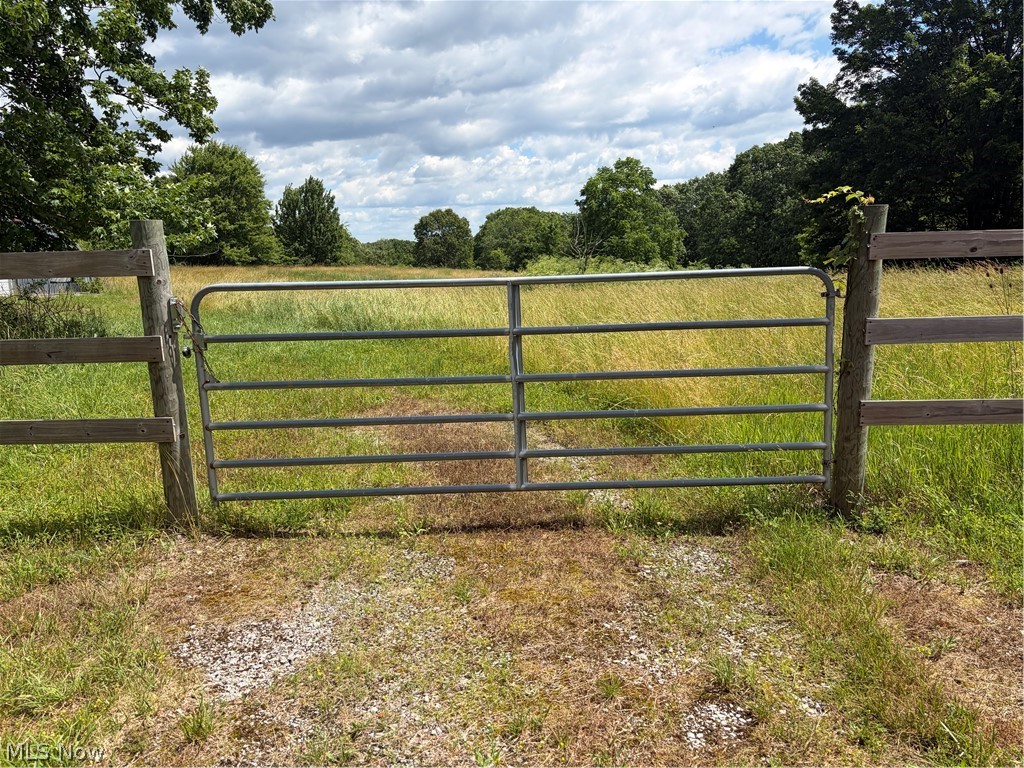 15441 Johnson Road Lisbon, OH 44432 - Photo 2 of 45 Gate