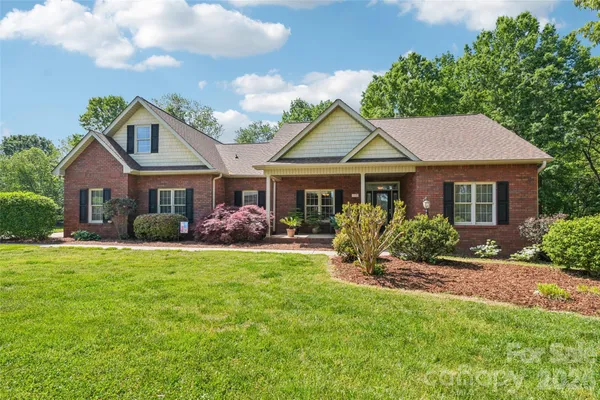 $550,000 | 155 Howard Pond Loop, Statesville, NC 28625