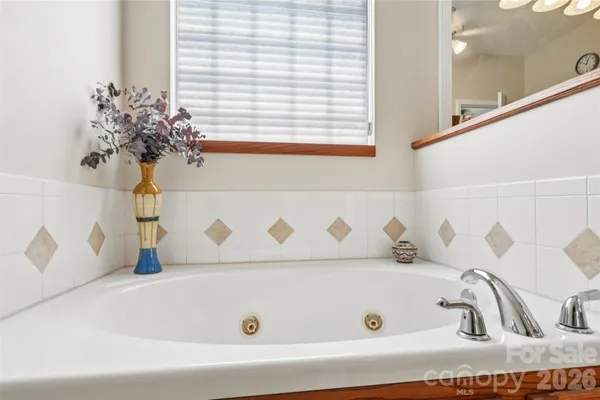 $550,000 | 155 Howard Pond Loop, Statesville, NC 28625