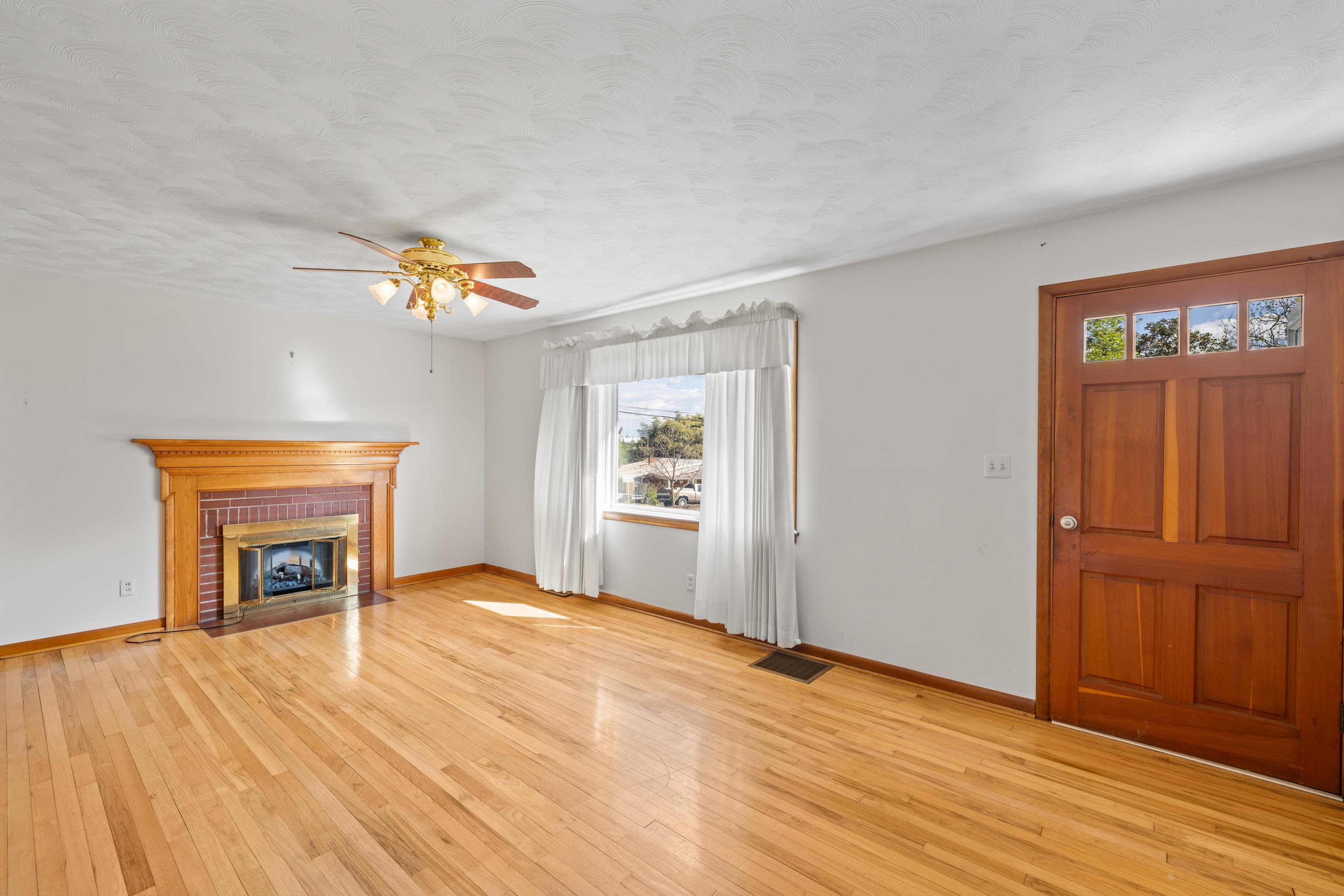 1070 Harman Road Harrisonburg, VA 22802 - Photo 6 of 55