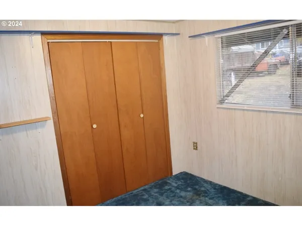 $379,900 | 212 South Water Street, Weston, OR 97886