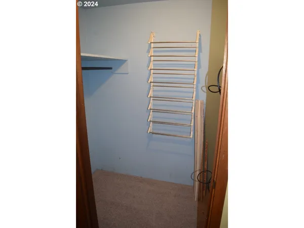 $379,900 | 212 South Water Street, Weston, OR 97886