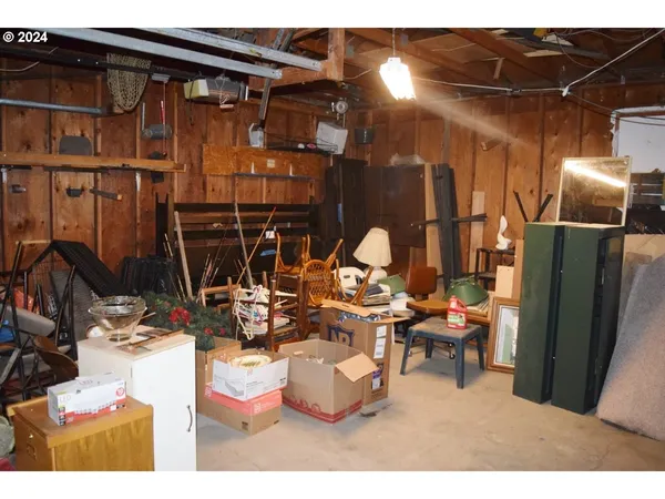 $379,900 | 212 South Water Street, Weston, OR 97886