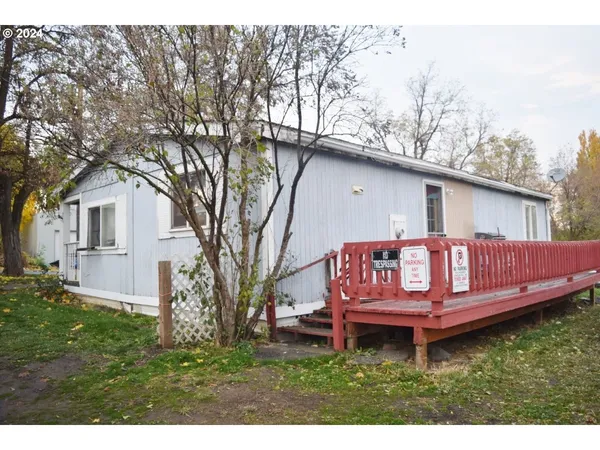 $379,900 | 212 South Water Street, Weston, OR 97886