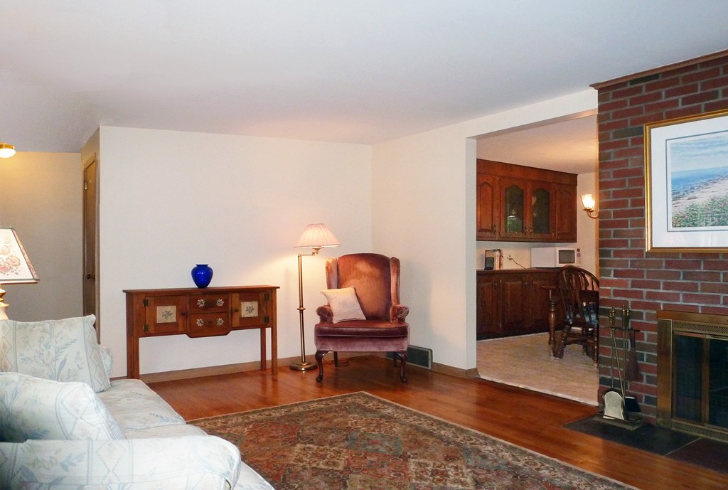 30 Rzasa Drive Chicopee, MA 01013 - Photo 4 of 20 Gallery Image 4