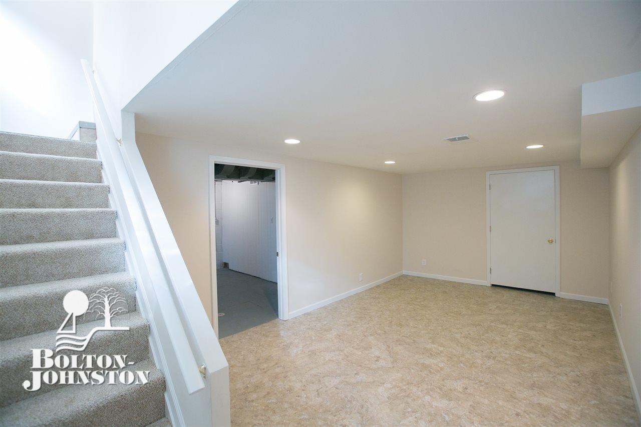 1386 Roslyn Road Grosse Pointe Woods, MI 48236 - Photo 21 of 23