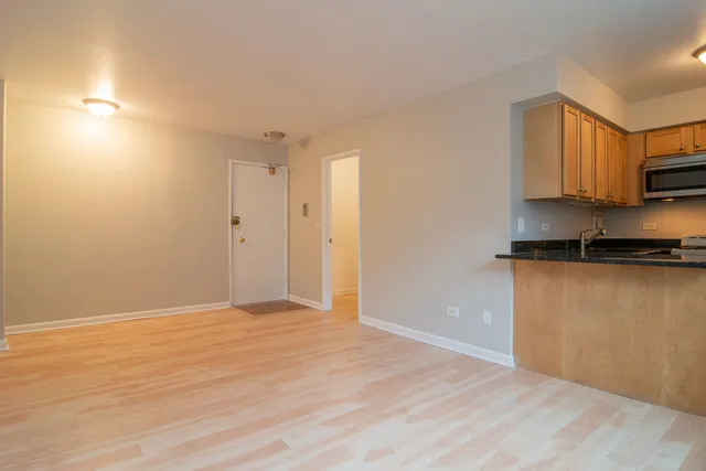 $1,475 | 2629 North Hampden Court, Unit 204, Chicago, IL 60614