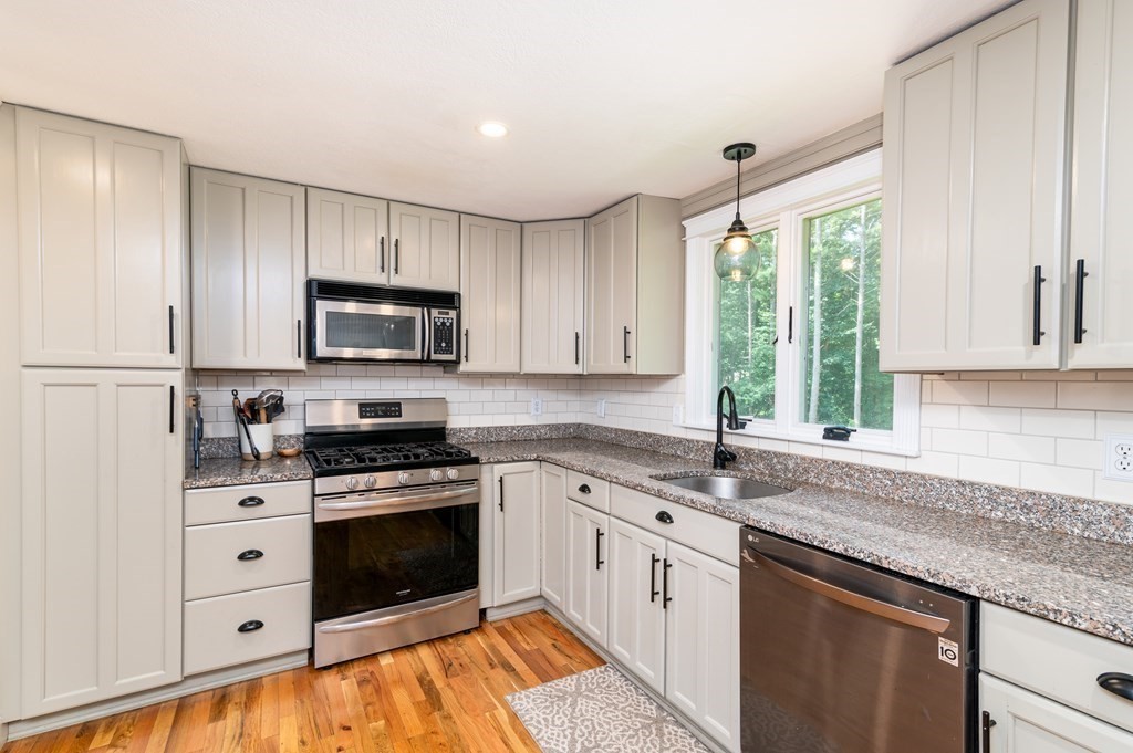 18 Debra Road Pembroke, MA 02359 - Photo 13 of 41 Gallery Image 13
