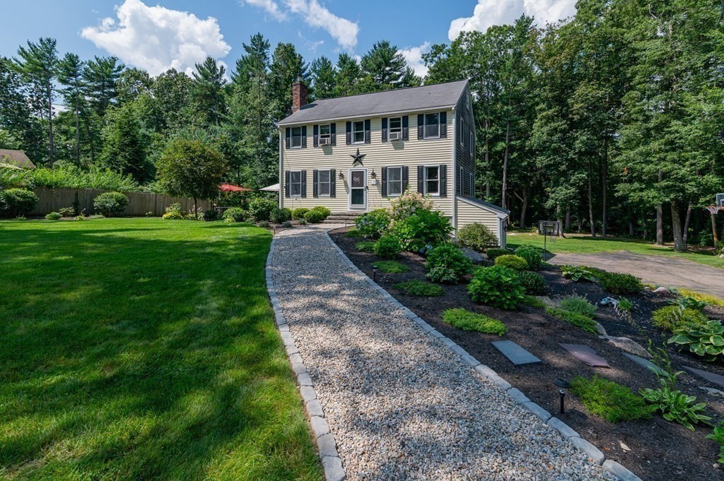 18 Debra Road Pembroke, MA 02359 - Photo 2 of 41 Gallery Image 2